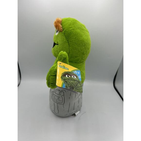 Sesame Street Oscar the Grouch Large 12-inch Soft Plush Cuddly Toy NWT - Picture 4 of 6
